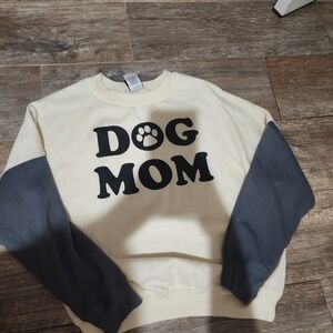 Dog Mom Crewneck Sweatshirt in Cream with Gray Sleeves XS Like New